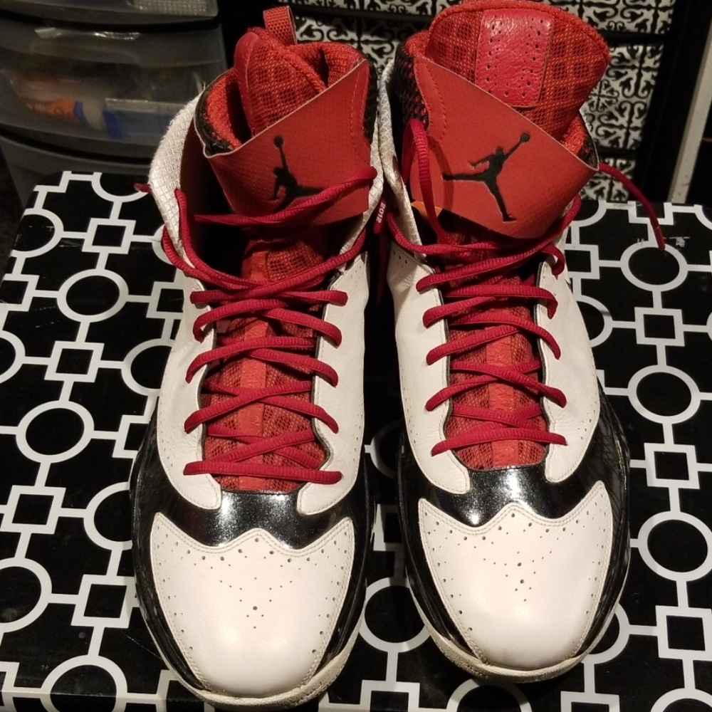 Big & Tall Size 18 Jordan Gymshoes View 3